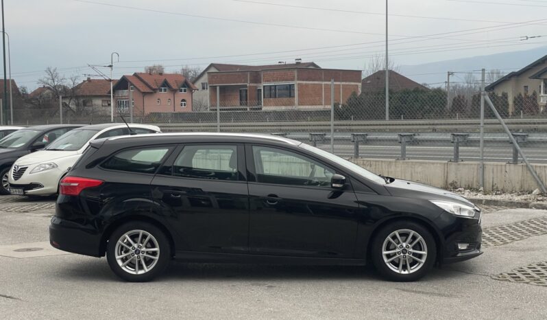 Ford Focus Wagon 1.5 TDCI AUTO Business full