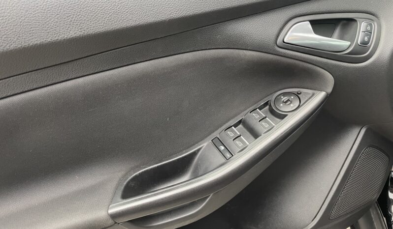 Ford Focus Wagon 1.5 TDCI AUTO Business full