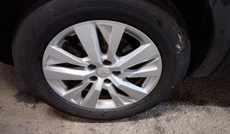 Peugeot 3008 1.5 blueHDI EAT8 full