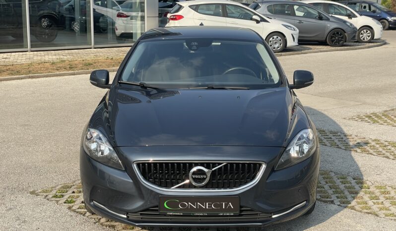 Volvo V40 D2 2.0d 2018. full