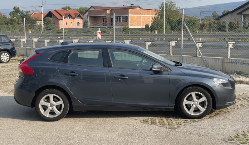 Volvo V40 D2 2.0d 2018. full