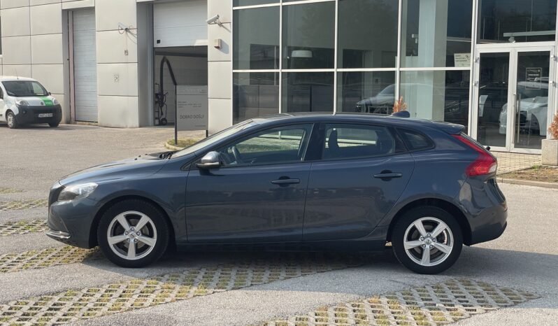 Volvo V40 D2 2.0d 2018. full