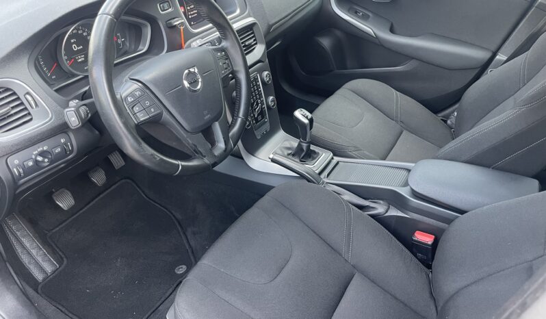Volvo V40 D2 2.0d 2018. full