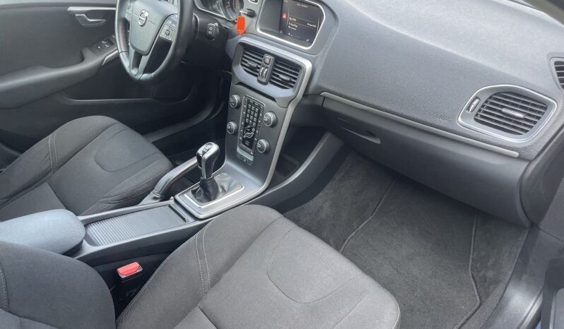 Volvo V40 D2 2.0d 2018. full