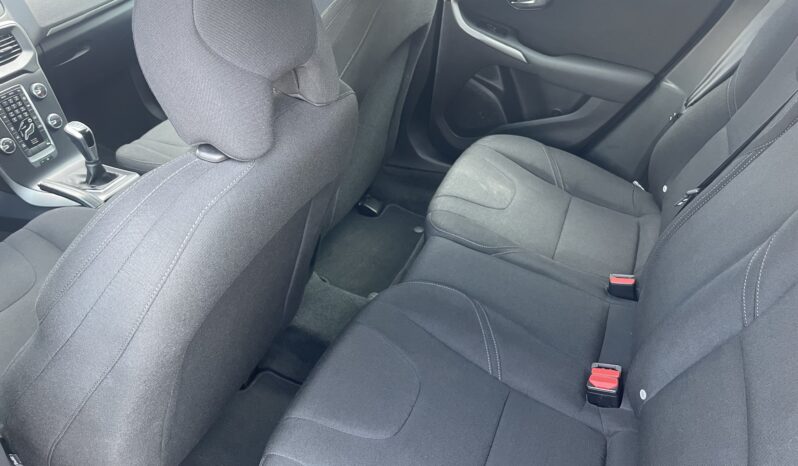 Volvo V40 D2 2.0d 2018. full