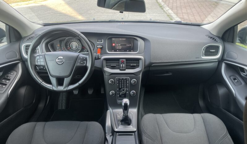 Volvo V40 D2 2.0d 2018. full