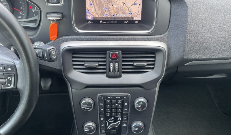 Volvo V40 D2 2.0d 2018. full