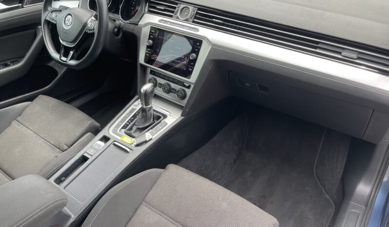 VW Passat SW 1.6 TDI DSG Business 2018. full