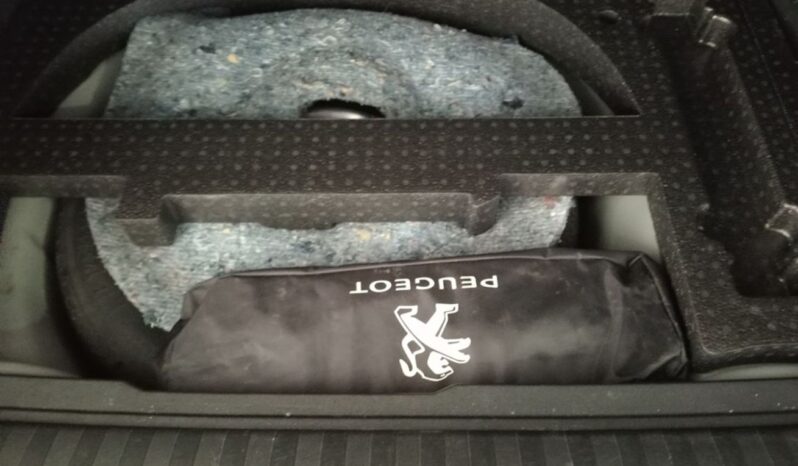 Peugeot 2008 1.6 blueHDi 2017. full