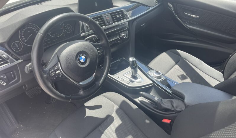 BMW 320d Wagon Automatik xDrive Panorama 2018. full