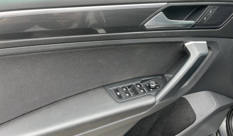 Volkswagen Tiguan R-Line 2.0 TDI 4MOTION Highline 2019. full